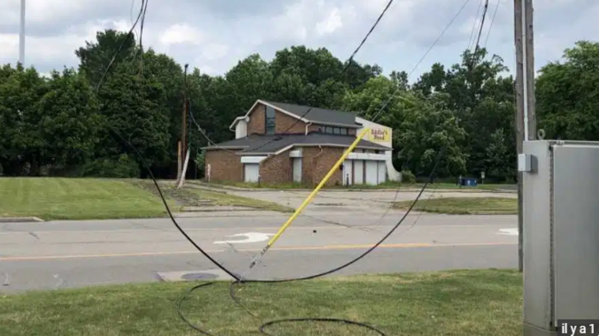 électricien à Mascouche, électricité Montréal, électricien à Terrebonne, électricité Laval, service électriques, Interoi électrique, panneau électrique, changement panneau électrique, luminaires, changement prise