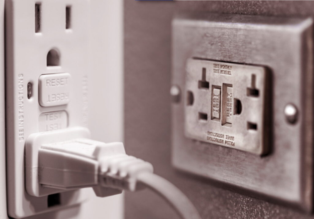 électricien à Mascouche, électricité Montréal, électricien à Terrebonne, électricité Laval, service électriques, Interoi électrique, panneau électrique, changement panneau électrique, luminaires, changement prise