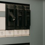 Pourquoi mes disjoncteurs sautent tout le temps ? disjoncteur qui déclenche, disjoncteur qui coupe tout seul, disjoncteur qui tombe